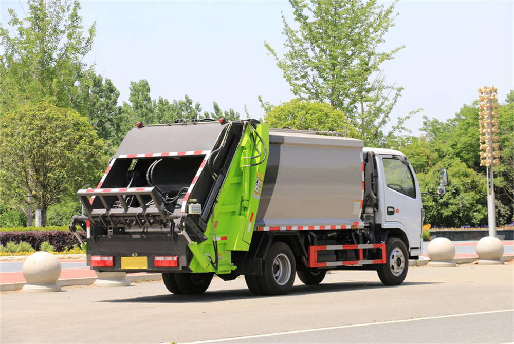 6方 东风福瑞卡F6压缩垃圾车